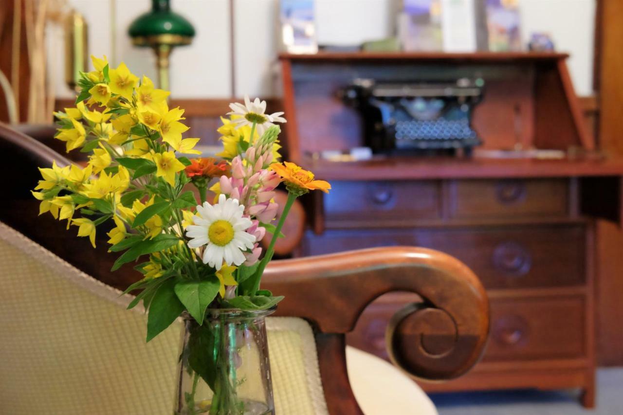 فندق Wedgwood Manor And Glamping Retreat Crawford Bay المظهر الخارجي الصورة